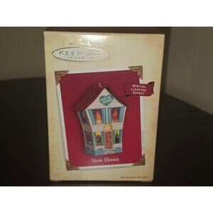 New Home 2004 Hallmark Christmas‎ Tree Ornament Glowing Candles Lighting Family